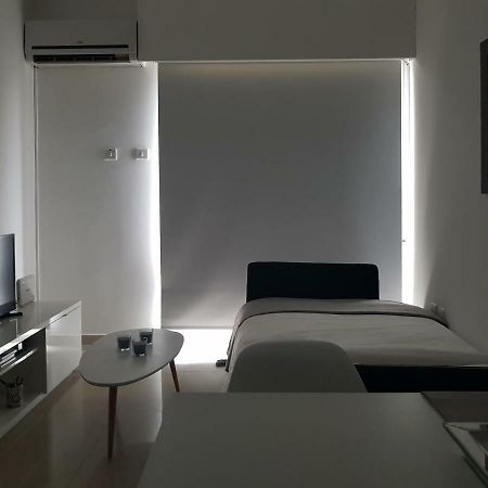 City Pearl - Modern 2 Bed Sea View Apt In City Centre Limassol Exterior photo